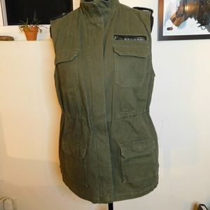 Army Green utility vest with leather detail Large